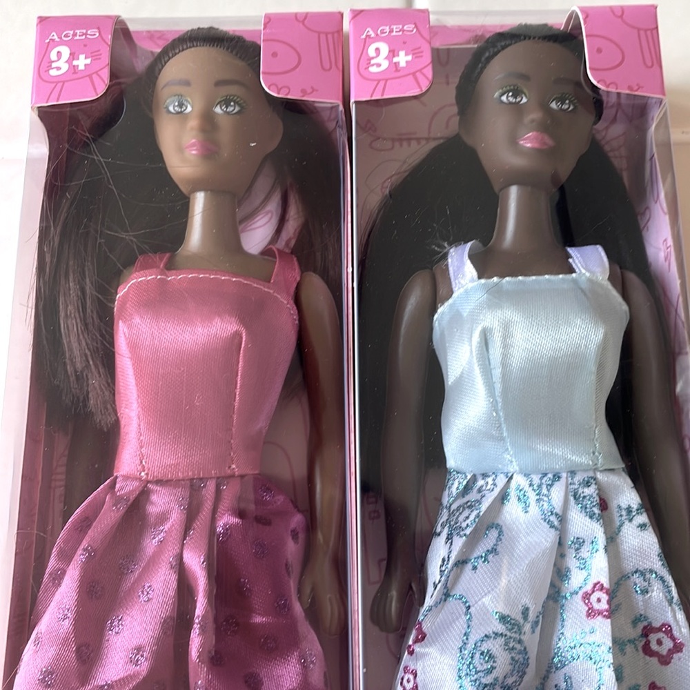 2 fashion dolls